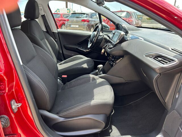 PEUGEOT 208 ALLURE 1.2 E-THP AUTO SPANISH LHD IN SPAIN 90000 MILES SUPERB 2018